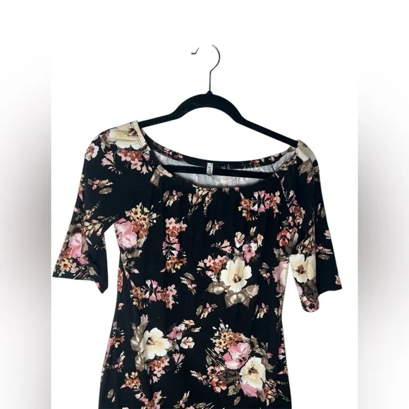 Mother Bee Maternity Black Floral Off-Shoulder Midi Dress - Picture 2 of 5